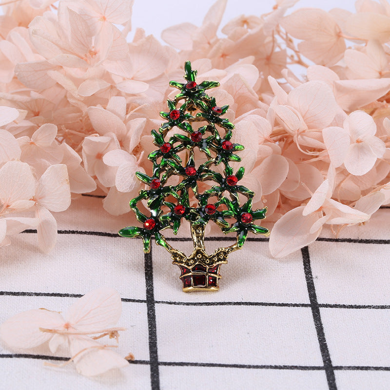 Vintage Rhinestone Christmas Tree Brooch – image 5