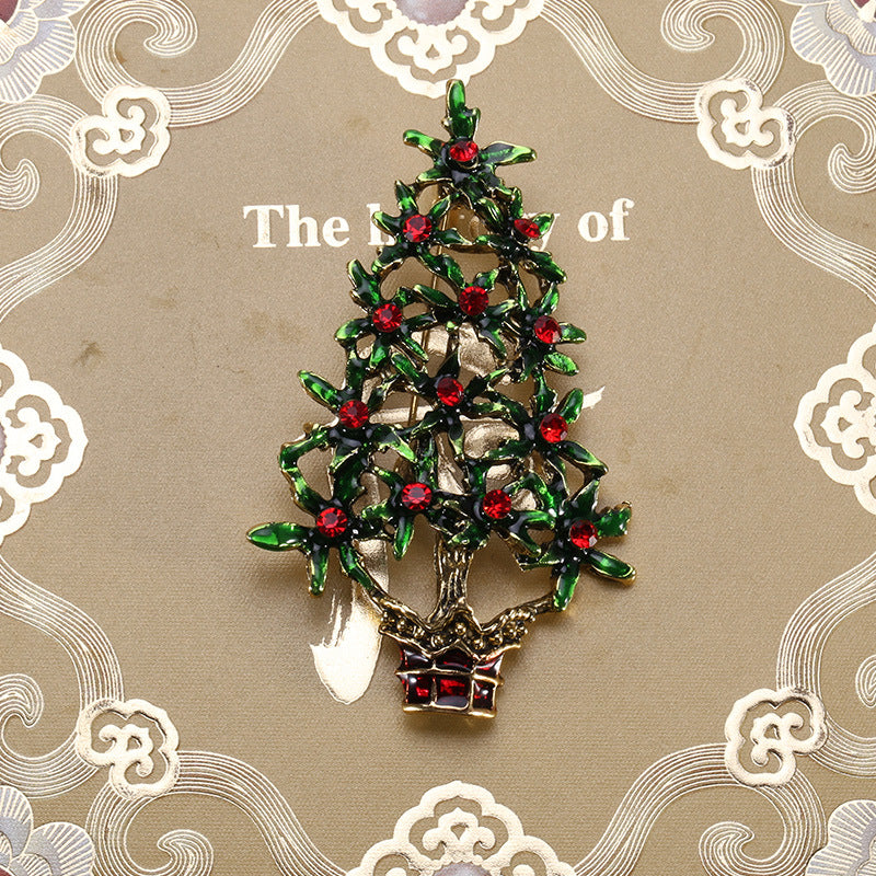 Vintage Rhinestone Christmas Tree Brooch – image 3